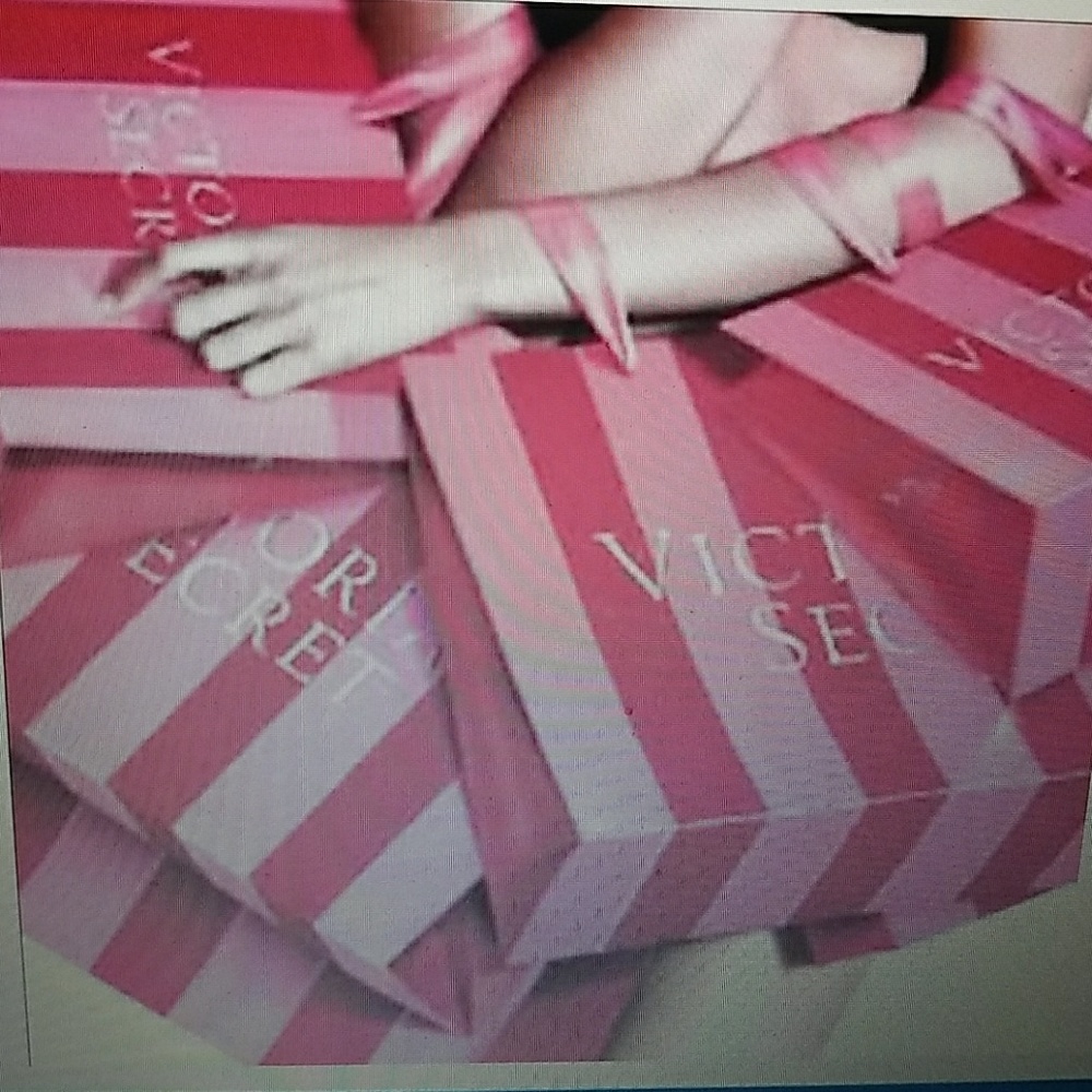 *Nwt Victoria's Secret Mystery Box*